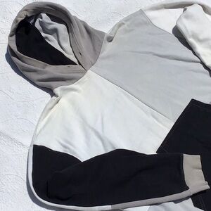 Urban Outfitters L Colorblock Boxy Hooded Sweatshirt with Black White & Grey